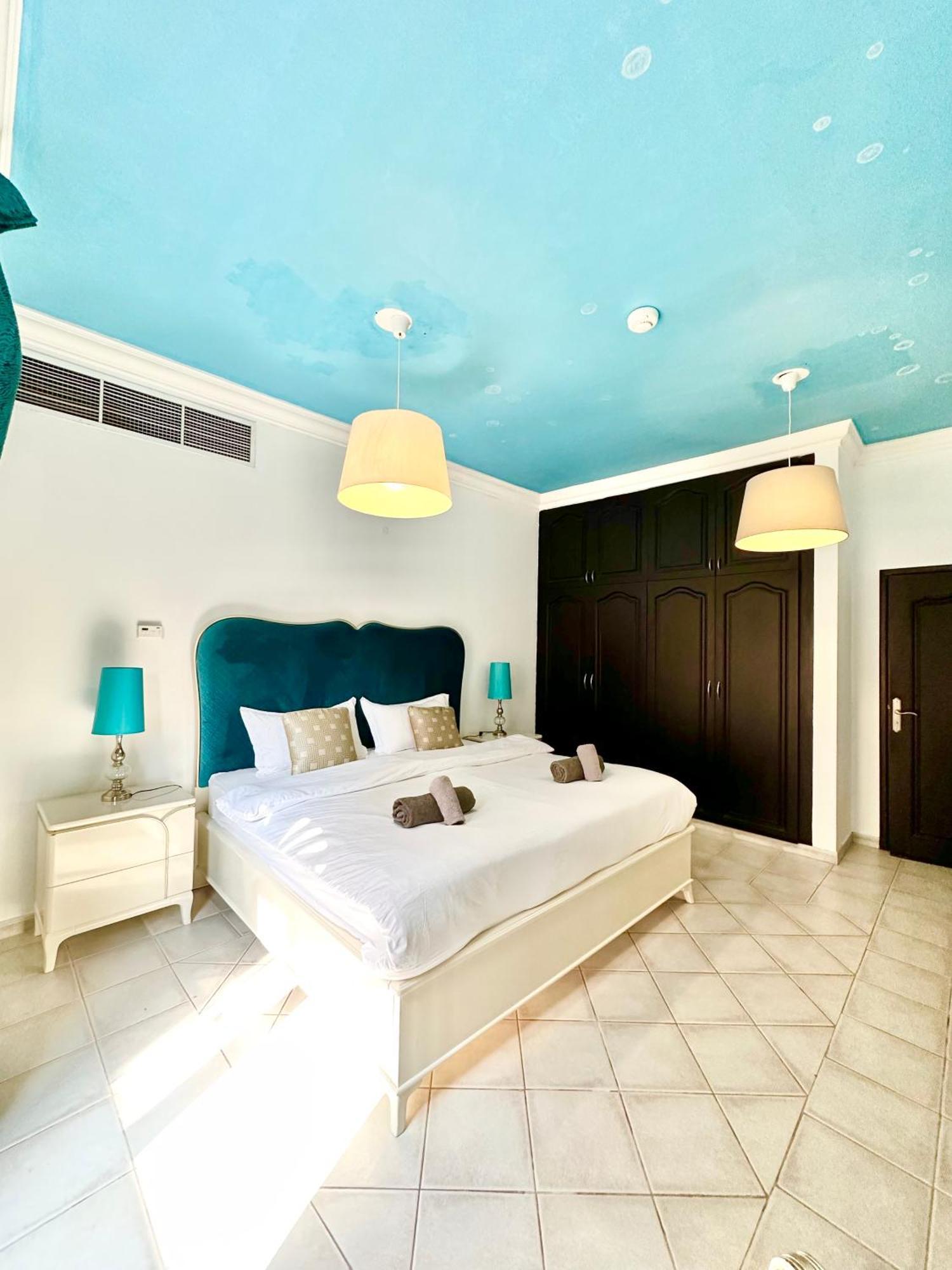 Dari Gasthof Dubai